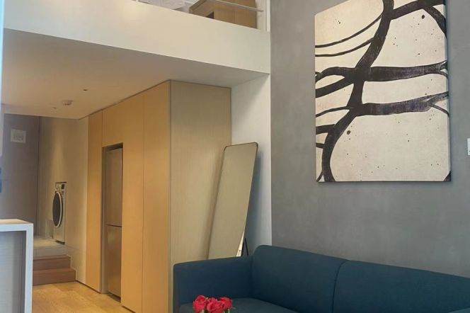 1Loft near line 9/12 Jia'shan Rd and Xujiahui can long and short term lease