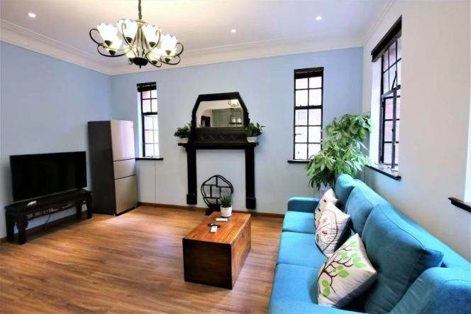 High-ceiling 1br with Balcony/Floor heating @Iapm,South Shannxi Road St.