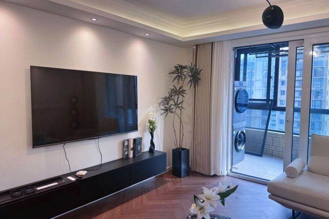 Wuning Rd /Wuding Rd metro/3br2bt/central AC/floor heat/oven/park space/balcony