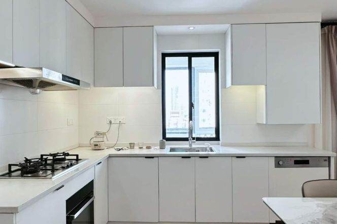 Bright 3BR 2BA Duplex 170m² on South Shanxi Rd