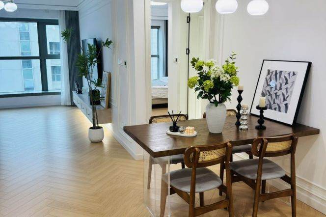 Changping Rd metro/2br2bt/central AC/floor heat/oven/dishwasher