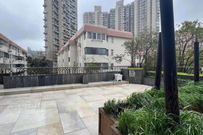 modern big 3 bedrooms plus study big terrace near line 9,12 and Tianzifang area 40K
