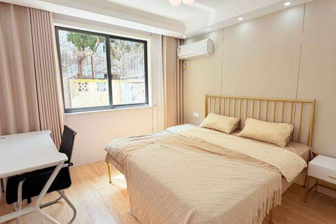 2BR， garden, Next to Subway4,14 & Malls, Key, 8.6K