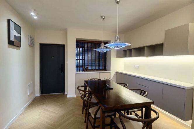 Big living room 1br with Balcony @Jing'an Temple