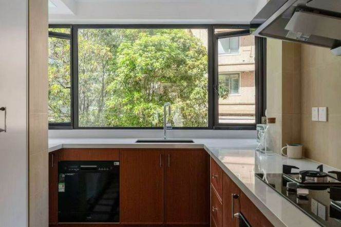 Brand new decoration 3brs with floor heating and garden  in Xujiahui