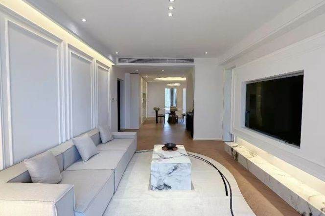 Changping Rd  metro/3br2bt/central AC/floor heat/oven/dishwasher/park space