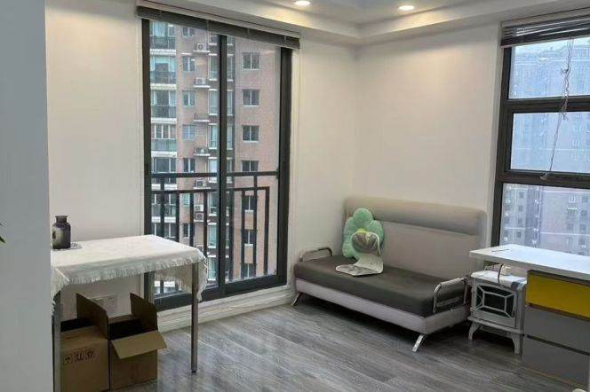 Full furnished 1br/loft & elevator @Changping Rd & Line 7