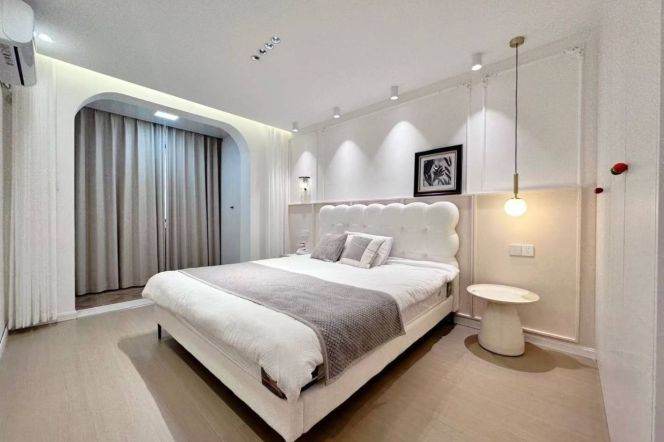 1BR，balcany , Next to Subway4,6 & Malls, Key, 6.7K