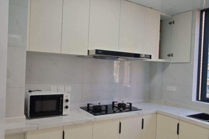 Modern 3brs with floor heating and balcony  beside beautiful Su zhou river 