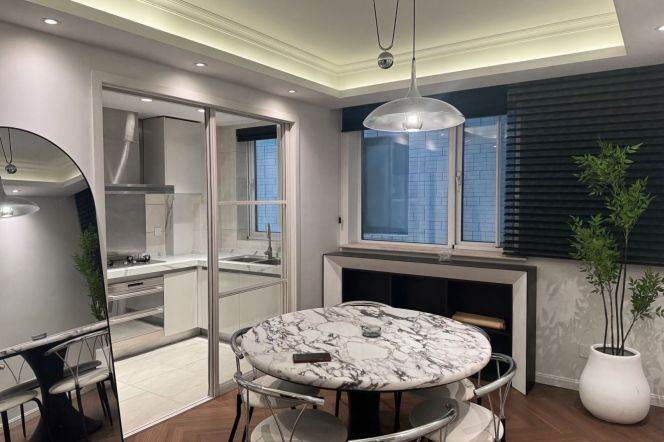 Wuning Rd /Wuding Rd metro/3br2bt/central AC/floor heat/oven/park space/balcony