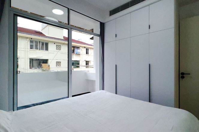 Spacious 1Br  w. Balcony @Jiashan Rd Station