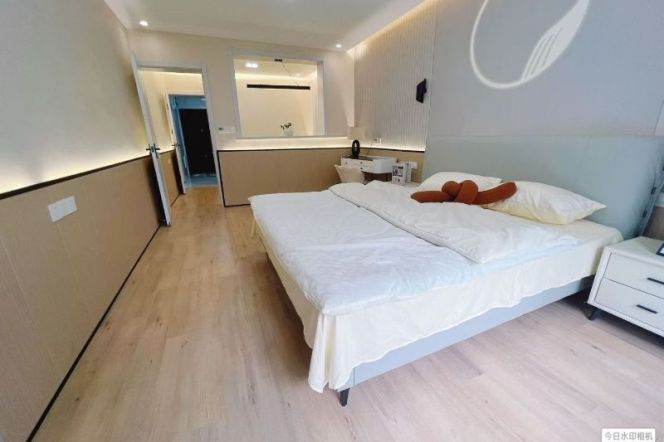  1BR， garden,  Next to Subway4,6  & Malls, Key, 6K