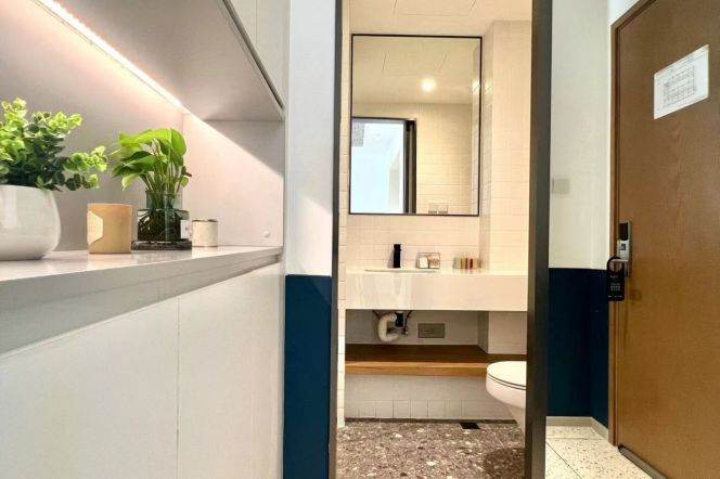 1BR near line 3/11/12 and convenient to LUMINA 2 can long and short term lease