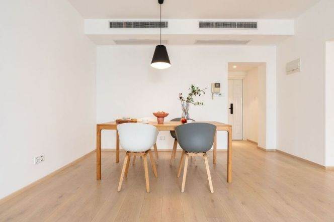 High-ending 3Br Apt w. Balcony &Heating