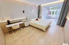  1BR， garden,  Next to Subway4,6  & Malls, Key, 6K