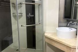 1Studio near line 10 and Tong’ji University can long and short term lease