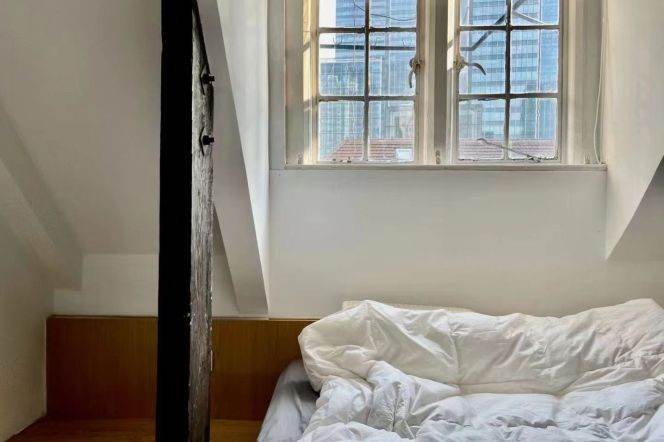 Nice Apt in west Nanjing Road with big open space