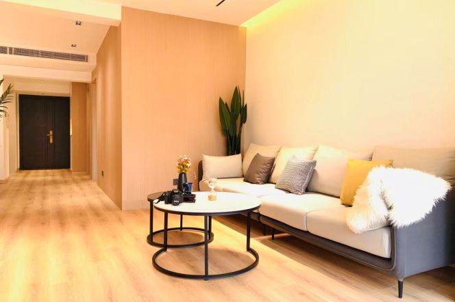 Changping Rd metro/2br2bt/central AC/floor heat/dishwasher/oven/free club/tennis court/pool