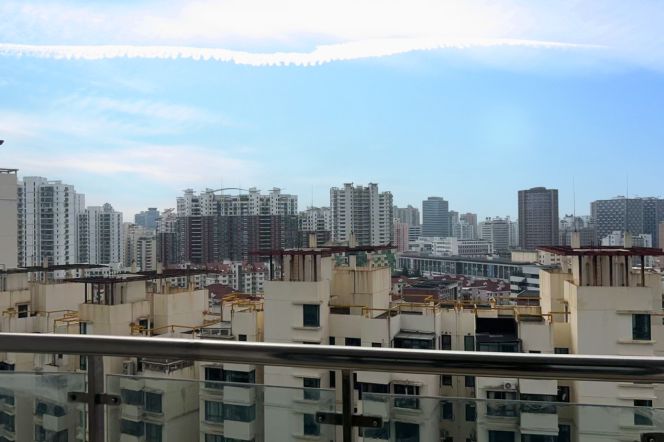 Luxury Modern South-Facing 2BR, Fully Furnished Highrise Apartment