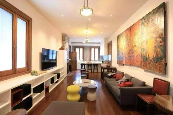 Tastefully renovated 1br Apt w/flr heating ,w: