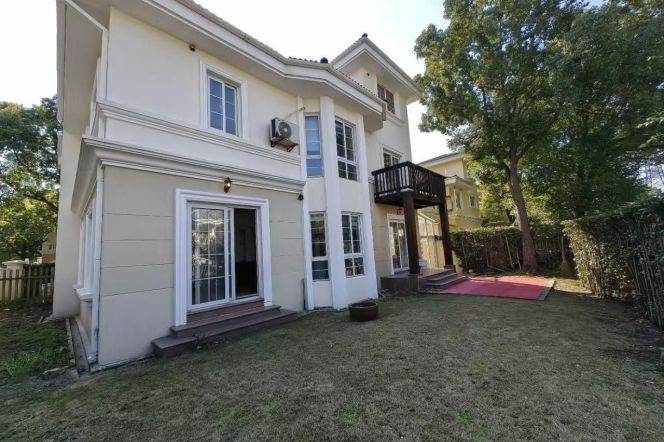 Spacious Villa House(305 sqm) in PuDong ,next Vanke school. KangQiao 