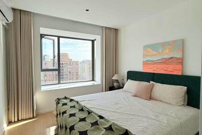 Modern 1 br with full window of City View in XuHui, L 3/4/9 YiShan Rd St.