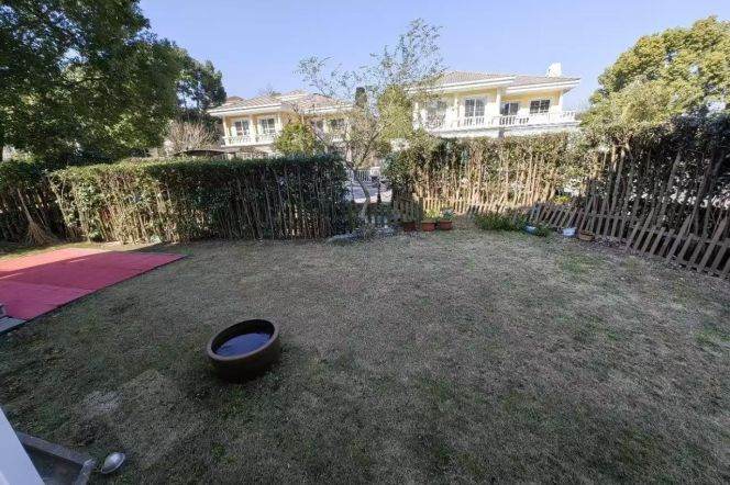 Spacious Villa House(305 sqm) in PuDong ,next Vanke school. KangQiao 