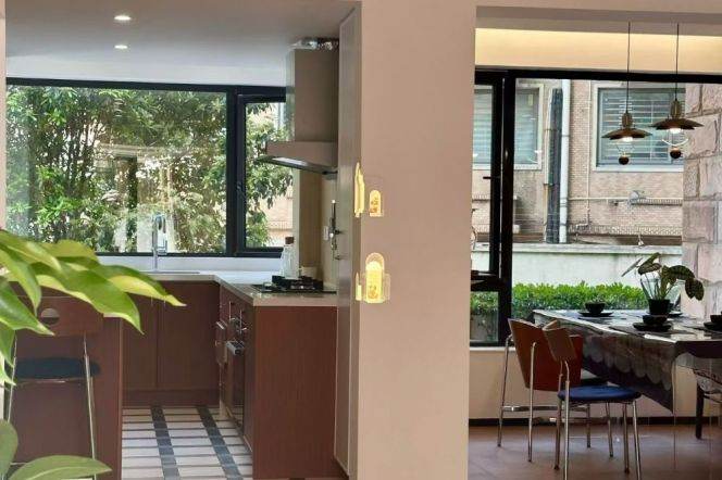 Spacious 3brs&2baths with private garden near Xujiahui