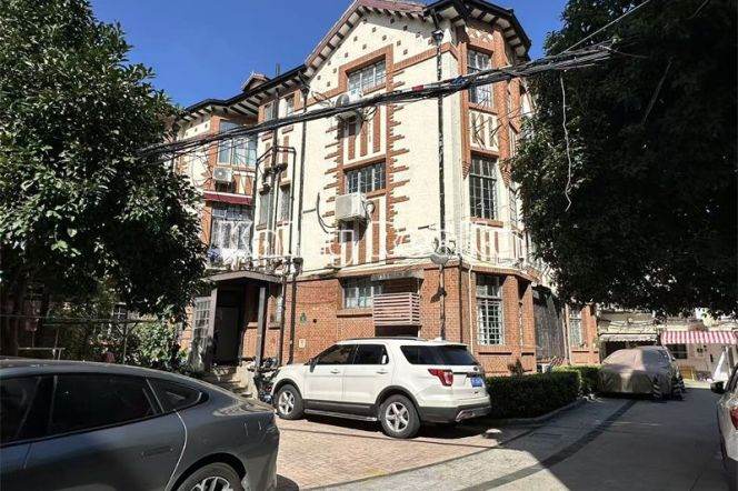 Historic 1BR APT Fuxing Rd nr Changshu Rd 7.3k