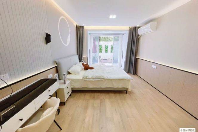  1BR， garden,  Next to Subway4,6  & Malls, Key, 6K