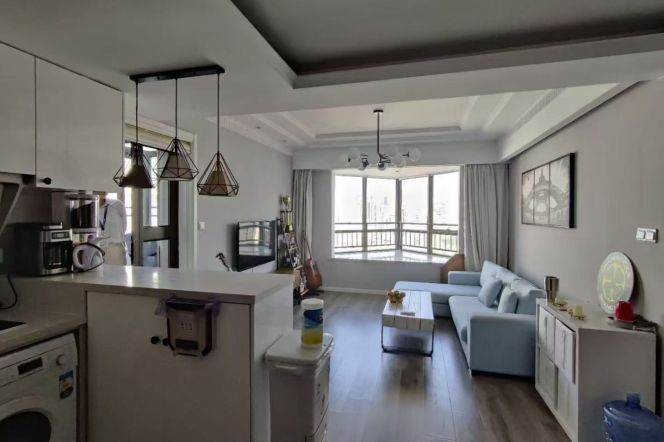 Elevator 1br-Large terrace-10-minute walk to Lines 2/12/13-Nanjing West Road