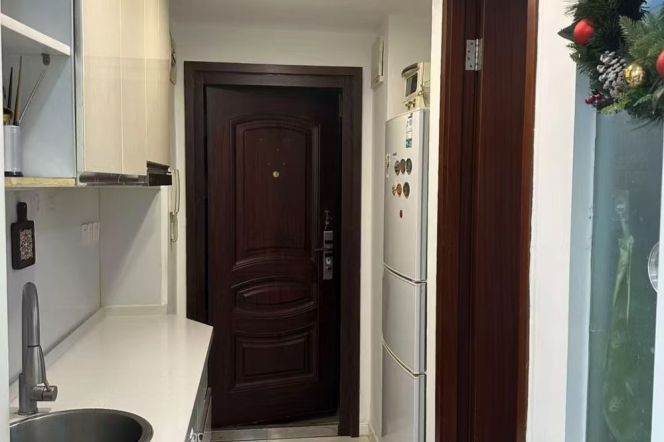 Full furnished 1br/loft & elevator @Changping Rd & Line 7