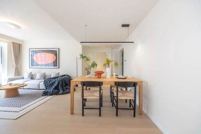 Well decorated 3Br w. Floor heating W. Nanjing Rd Station