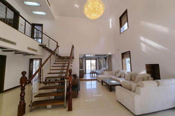 Spacious Villa House(305 sqm) in PuDong ,next Vanke school. KangQiao 