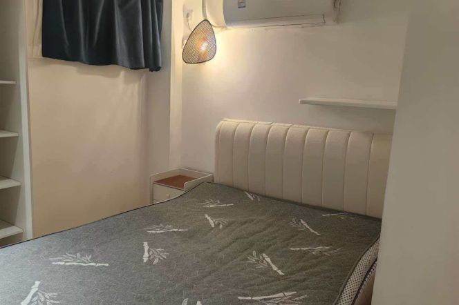 Nice terrace one bedroom Apt  2mins to Jing'an Temple