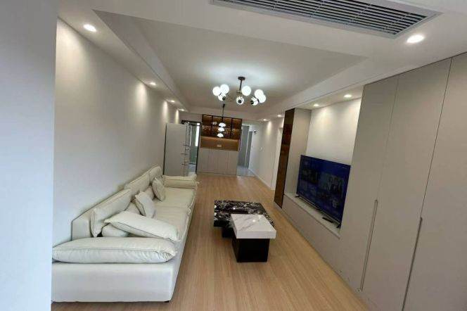 Spacious 1Br/2Lr/1Bt Close to L2/3/4 Zhongshan Park&Suzhou Creek River 