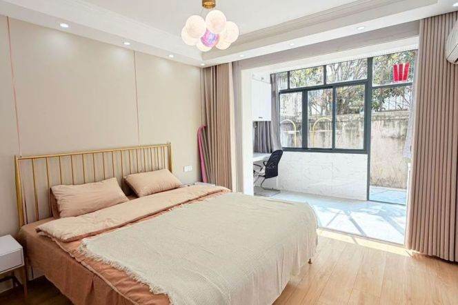 2BR， garden, Next to Subway4,14 & Malls, Key, 8.6K