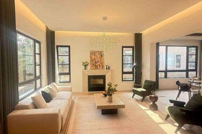 Brand new decoration 6brs with garden and floor heating nearby German&French school 