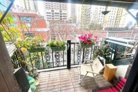 Sunny Apt with beautiful Balcony in Jing'an Temple circle