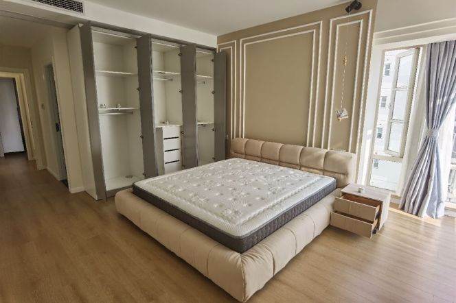 Modern 2brs with floor heating and balcony belong to Lujiazui