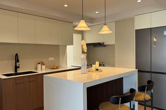 Brand new decoration 3brs with floor heating and river view  beautiful Su zhou river 