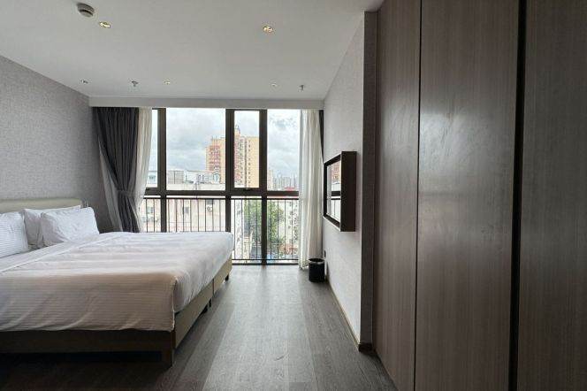 Serviced apt. nearby ECUST campus with exclusive big terrance 