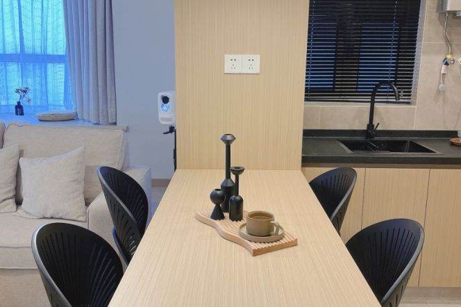 1br，floor heating，next to subway&Mall, bright, good compound.11k