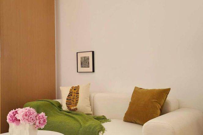 Line 2/3/4 Zhongshan Road - Bright 1bed / elevator/ large closet 