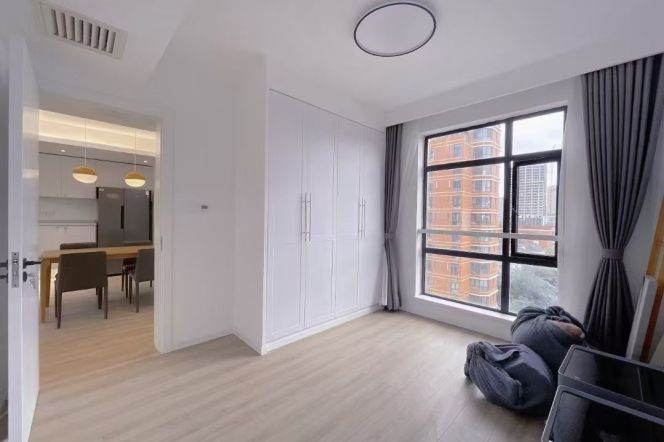 Lovely 2br 2bt with closed balcony @ Gubei International community