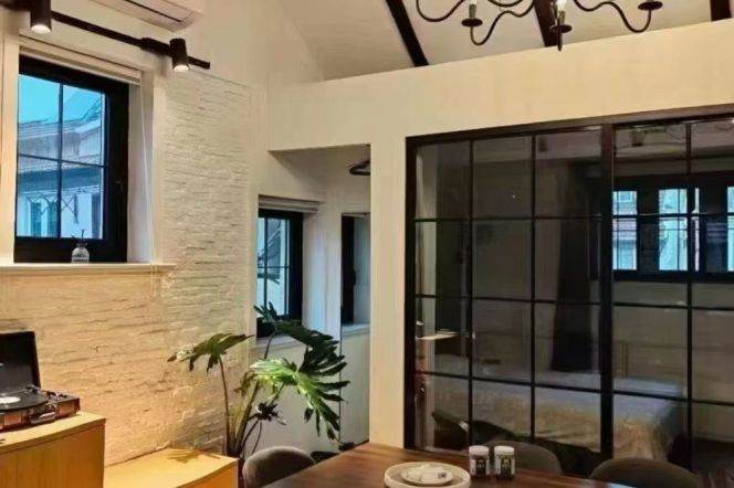 Historical building 2BR+1storage room Near' XinTianDi'