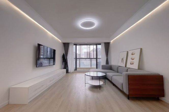 Lovely 2br 2bt with closed balcony @ Gubei International community