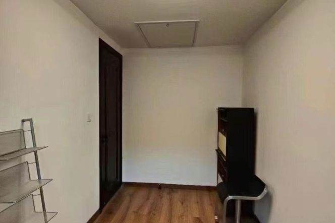 Historical building 2BR+1storage room Near' XinTianDi'