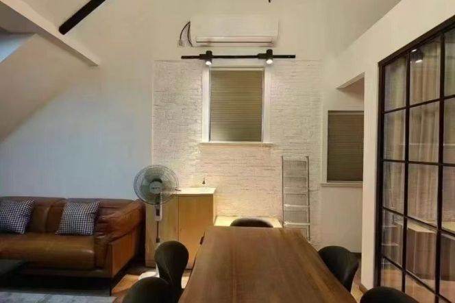 Historical building 2BR+1storage room Near' XinTianDi'