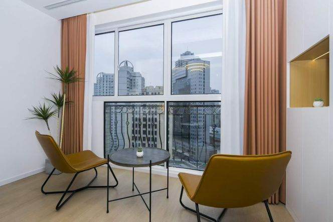 Yishan Rd or Shanghai Indoor Stadium Station Elevator 3Br/2Bath Line1/3/4/9